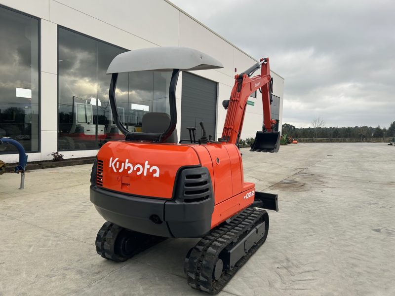 Miniexcavadora Kubota K-022