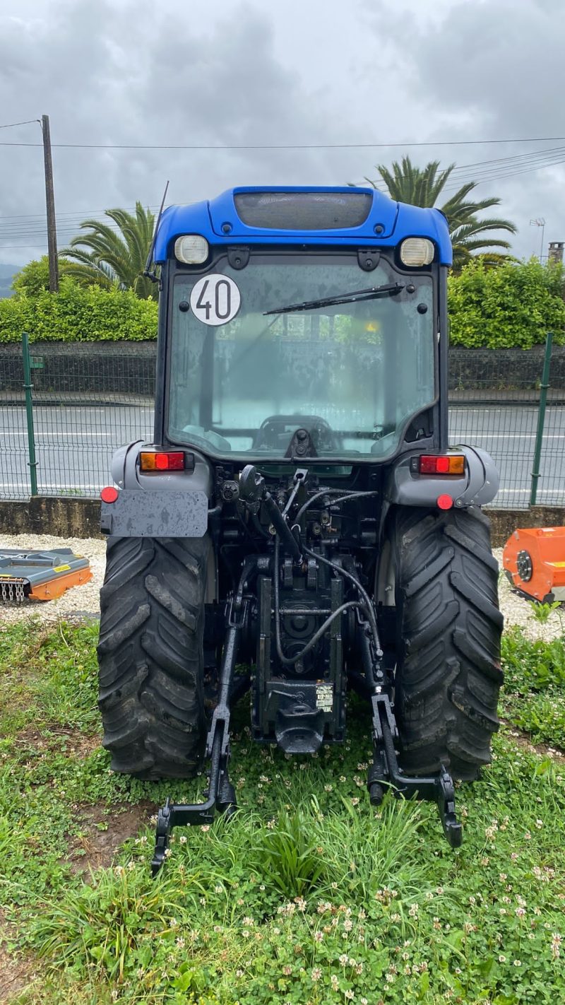 TRACTOR NEW HOLLAND TN80F