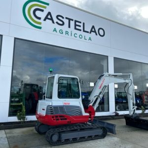 MINIEXCAVADORA TAKEUCHI TB250