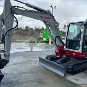 MINIEXCAVADORA TAKEUCHI TB250
