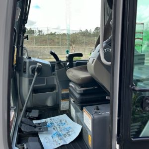 MINIEXCAVADORA TAKEUCHI TB250