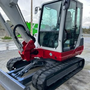 MINIEXCAVADORA TAKEUCHI TB250