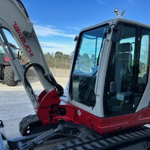 MINIEXCAVADORA TAKEUCHI TB250