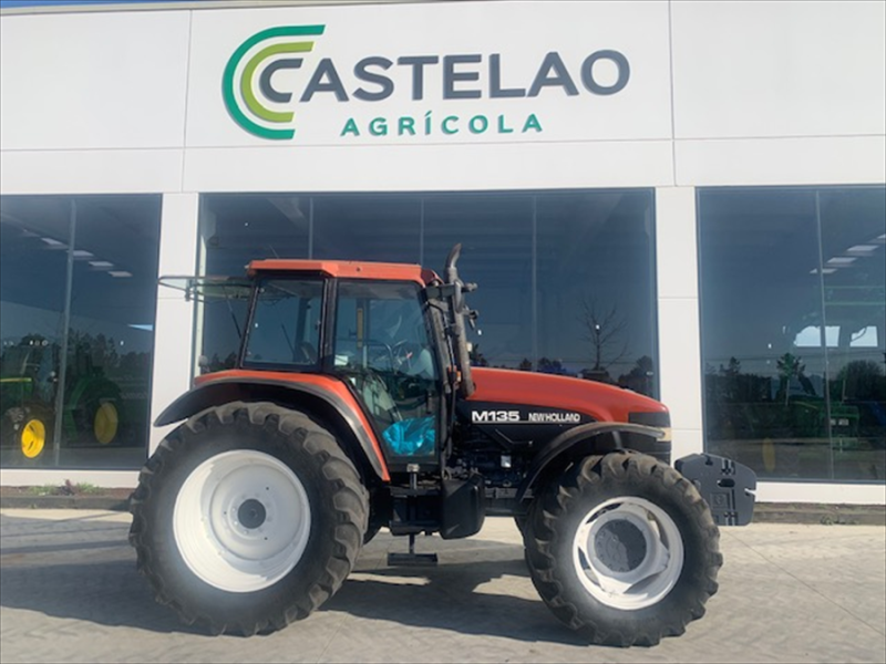 TRACTOR NEW HOLLAND M135