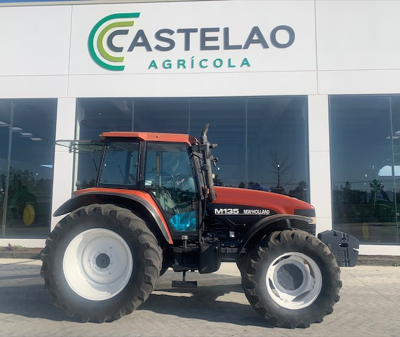 TRACTOR NEW HOLLAND M135