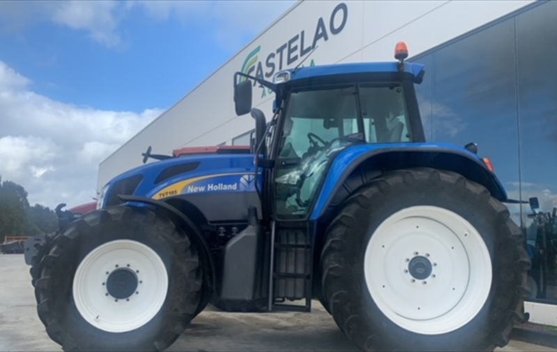 TRACTOR NEW HOLLAND TVT 195
