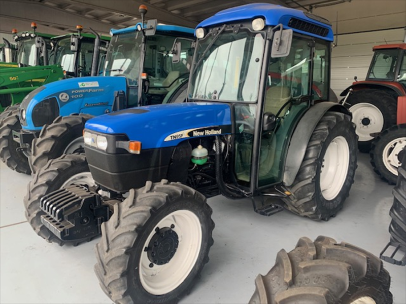 TRACTOR NEW HOLLAND TN95F