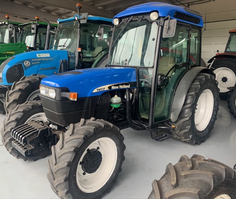 TRACTOR NEW HOLLAND TN95F