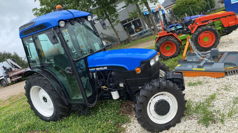TRACTOR NEW HOLLAND TN80F