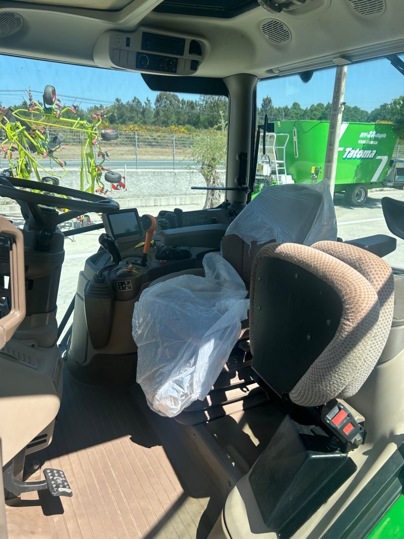 TRACTOR JOHN DEERE 6130R CON PALA
