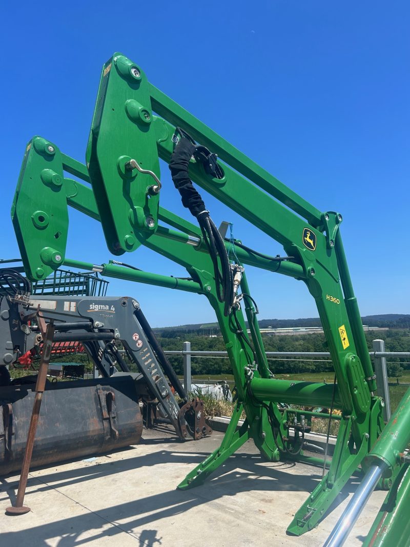 TRACTOR JOHN DEERE 6130R CON PALA