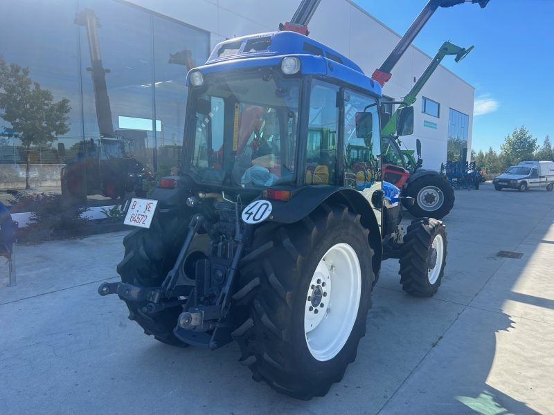 TRACTOR NEW HOLLAND TN90F