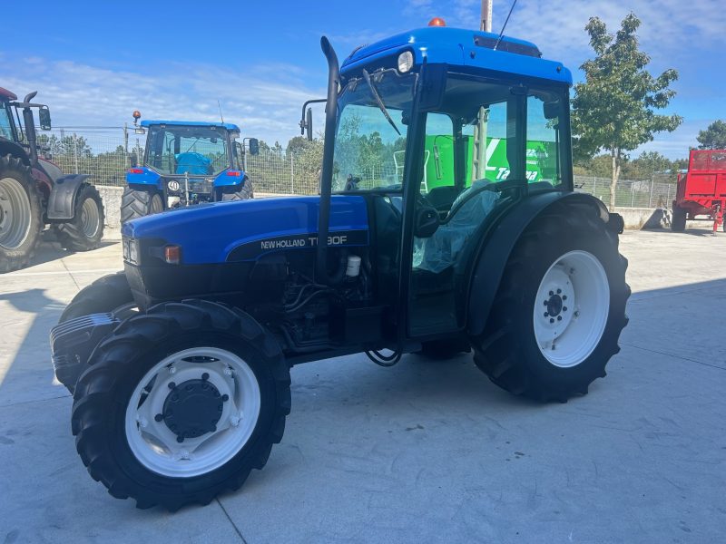 TRACTOR NEW HOLLAND TN90F