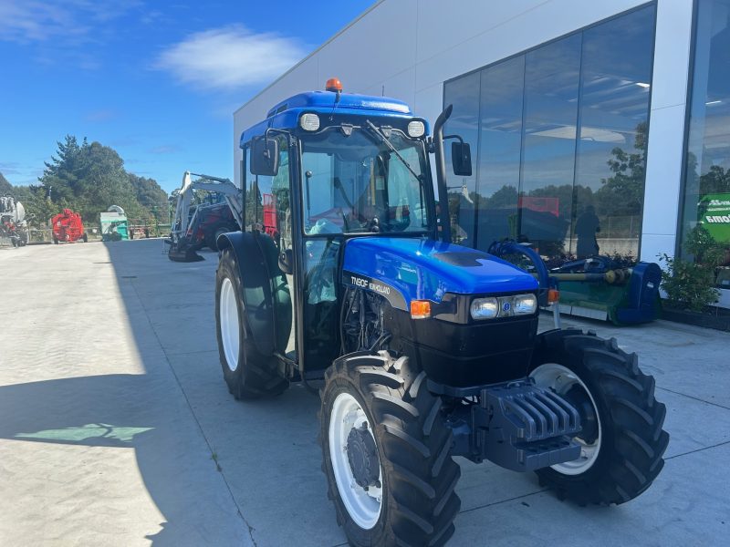 TRACTOR NEW HOLLAND TN90F