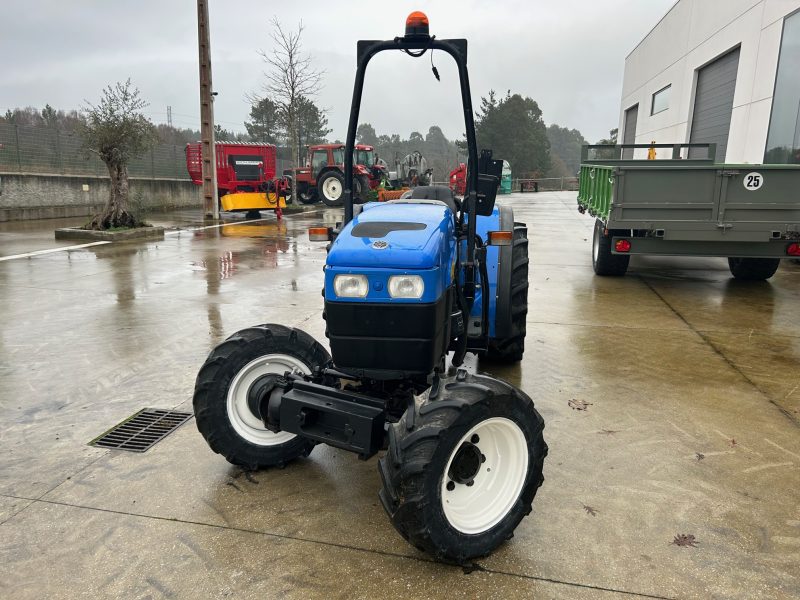 TRACTOR NEW HOLLAND TN75NA