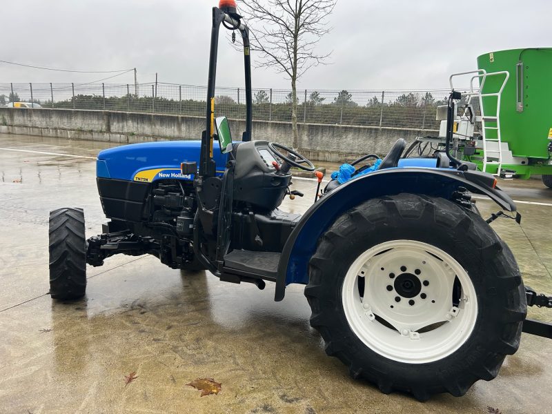 TRACTOR NEW HOLLAND TN75NA