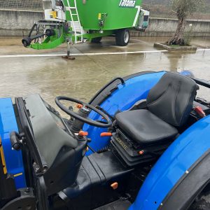 TRACTOR NEW HOLLAND TN75NA