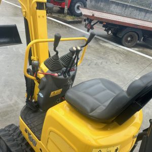 MINIEXCAVADORA YANMAR SV080