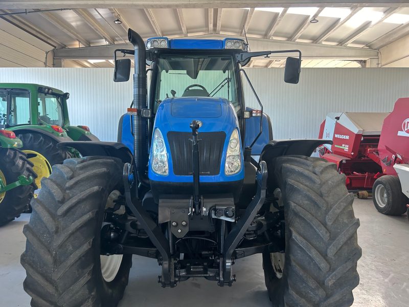 TRACTOR NEW HOLLAND TVT 195
