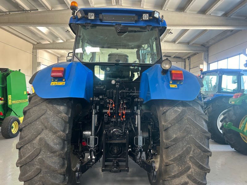 TRACTOR NEW HOLLAND TVT 195