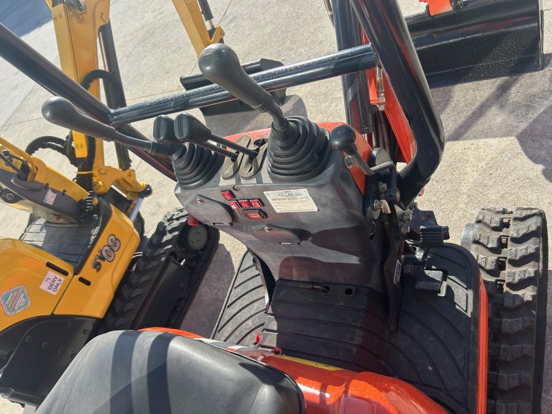 MINIEXCAVADORA KUBOTA K008-3