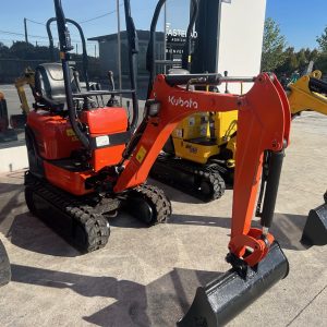 MINIEXCAVADORA KUBOTA K008-3