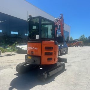 MINIEXCAVADORA HITACHI ZX26