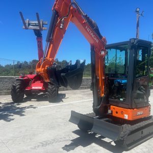 MINIEXCAVADORA HITACHI ZX26