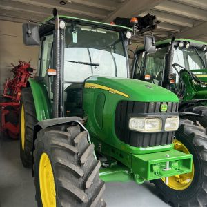 TRACTOR JOHN DEERE 5820