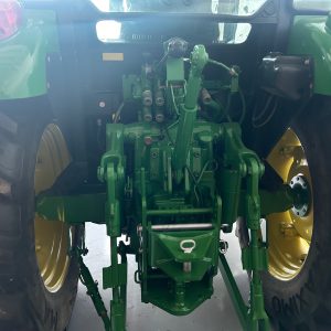 TRACTOR JOHN DEERE 5820