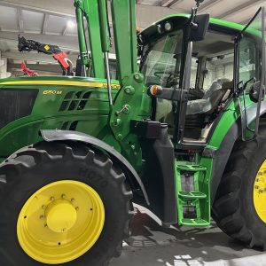 TRACTOR JOHN DEERE 6150 M CON PALA H340