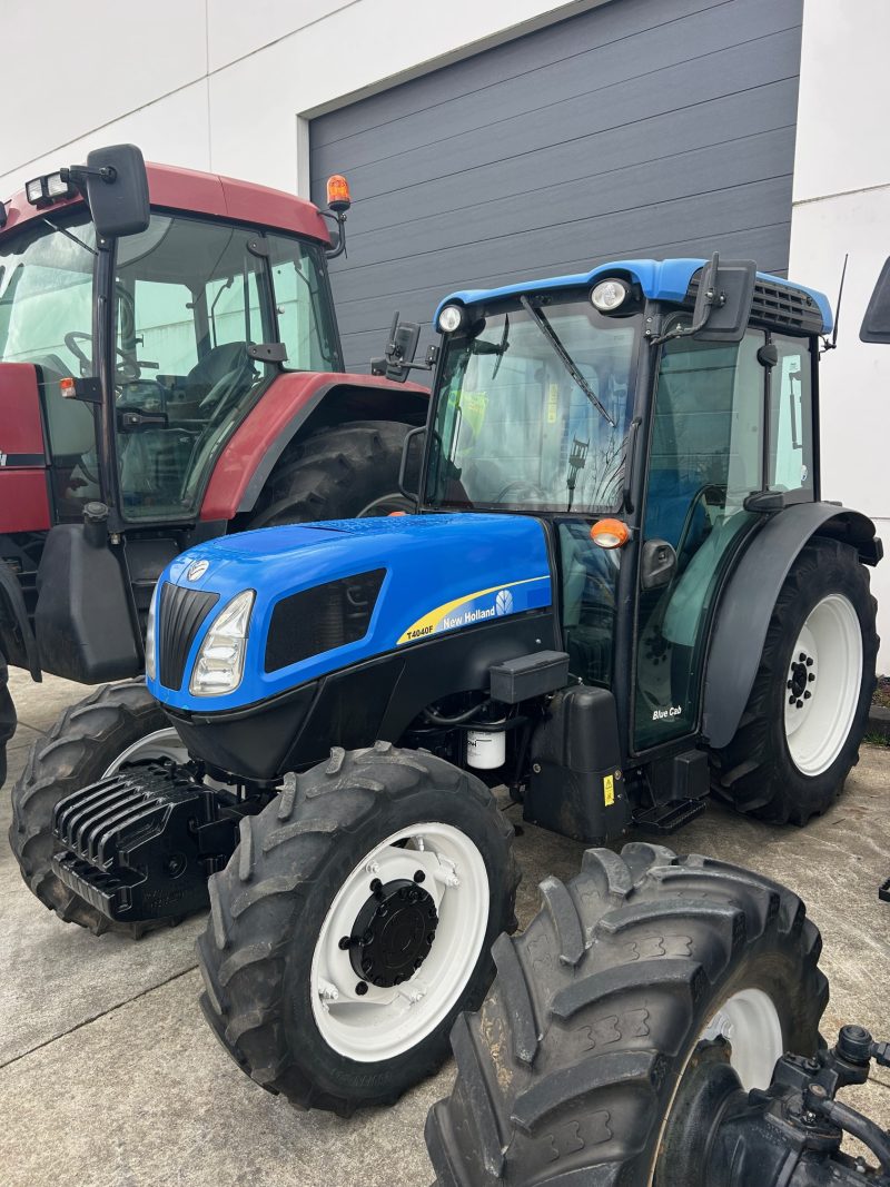TRACTOR FRUTERO NEW HOLLAND T4040F