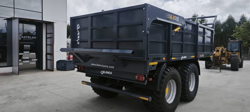 REMOLQUE BASCULANTE 5 X 2.55 METROS