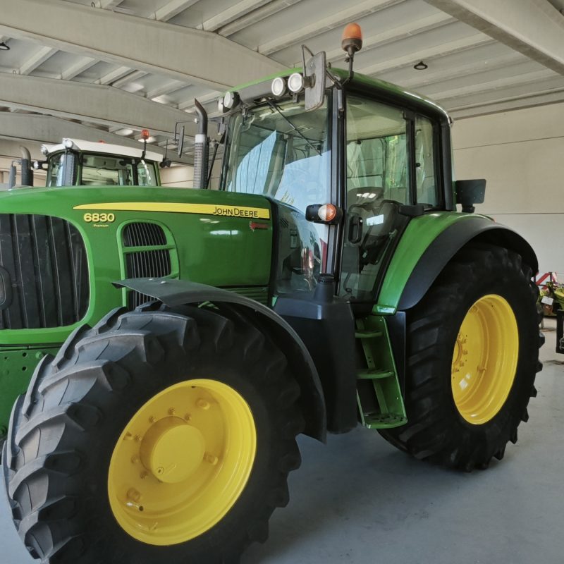 TRACTOR JOHN DEERE 6830 PREMIUM