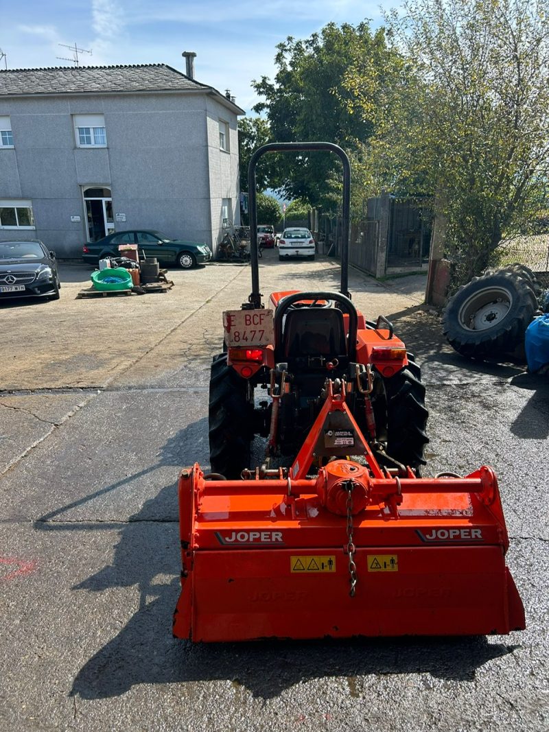 TRACTOR ARTICULADO AGRIA 8900 DR V30