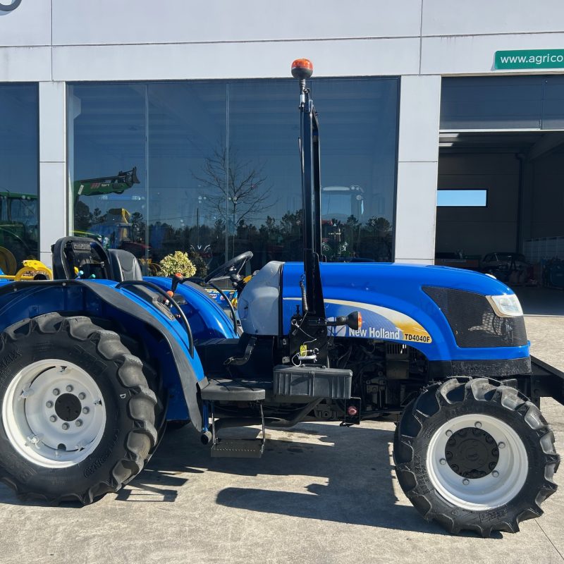TRACTOR NEW HOLLAND TD4040F